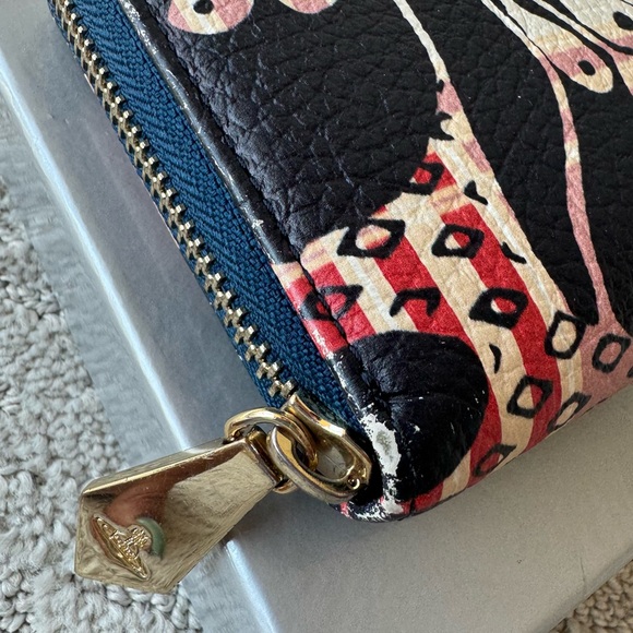 VIVIENNE WESTWOOD โ Zip around Wallet โ Box Included โ Great Condition โ - Picture 6 of 16